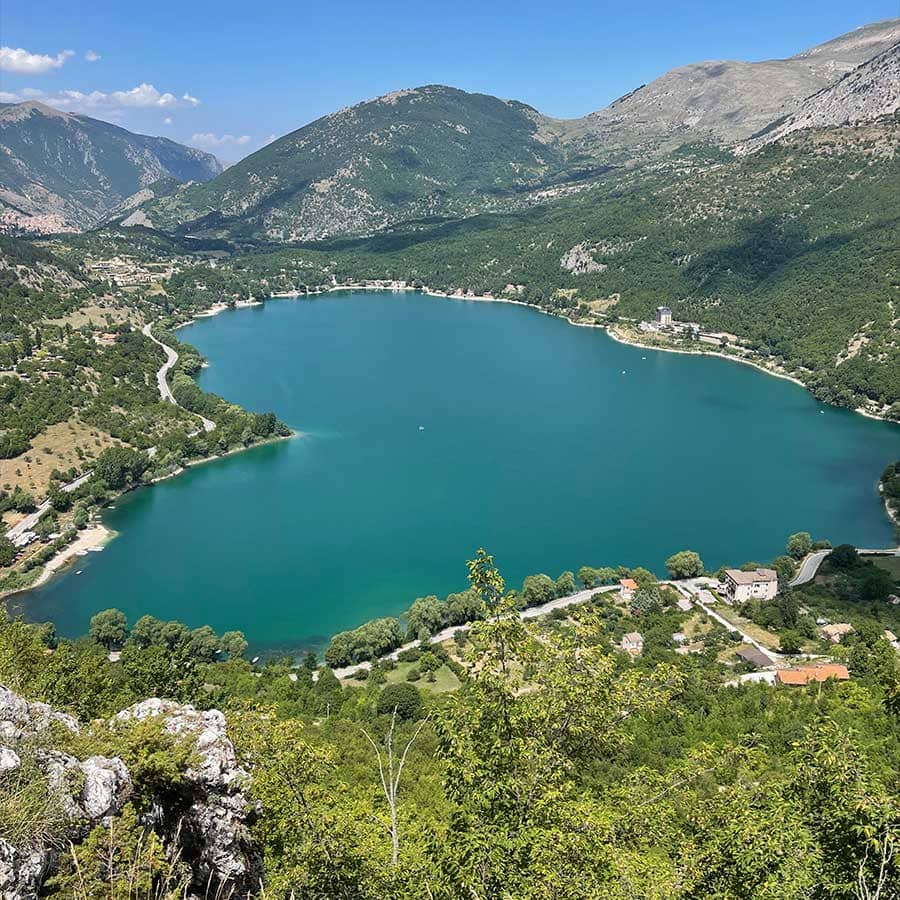 Review Italy travel guide